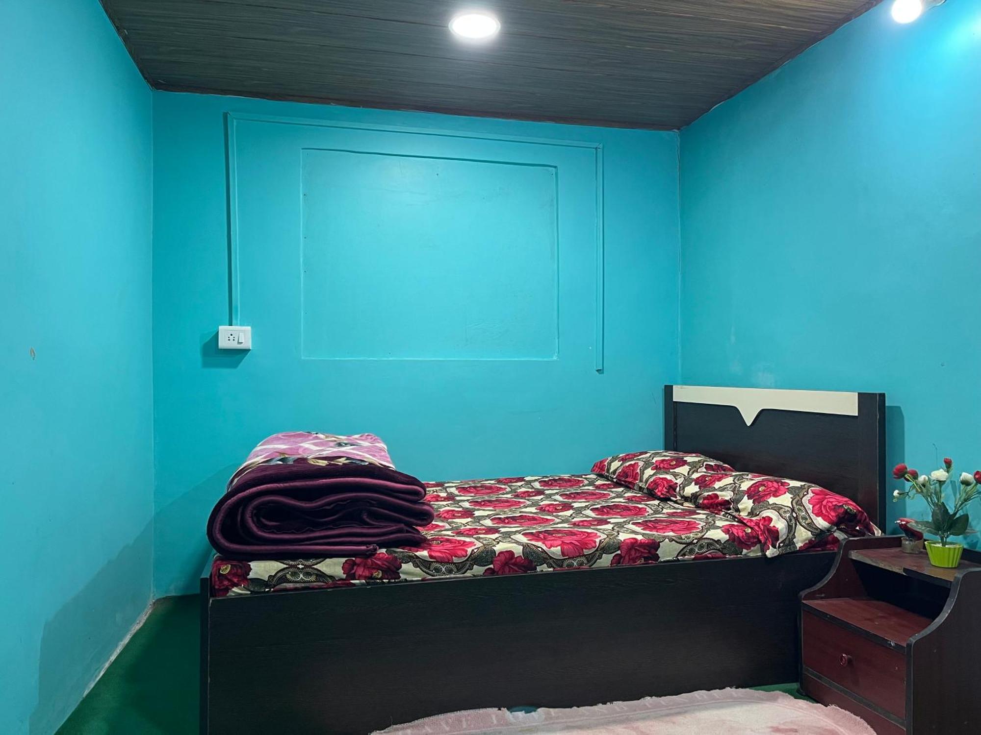 Pradhan Homestay Mirik - Homestay Beside Mirik Lake ภายนอก รูปภาพ